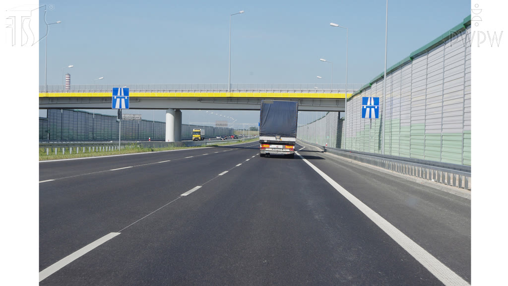 Bild zur Frage: In welchem von den genannten Fällen dürfen Sie in die Straße hinter diesem Verkehrszeichen einfahren?