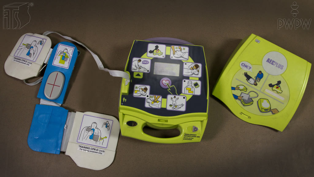 Question illustration: In which situation, do you not use an automatic external defibrillator (AED) on a victim?
