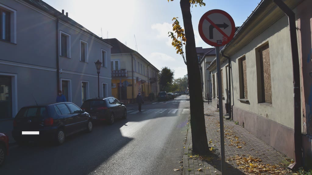 Question illustration: Does this sign forbid you from making a U-turn at the nearest intersection?