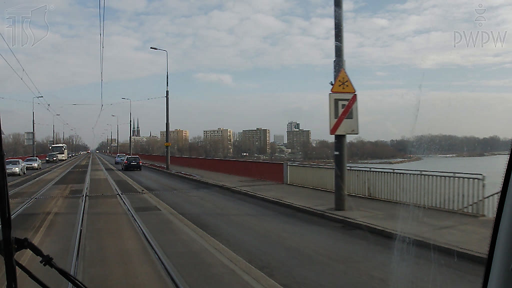 Question illustration: Does the warning sign "frosty road" oblige the tram driver to exercise particular caution?