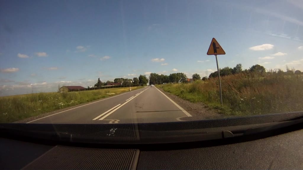 Question illustration: Can you stop the vehicle on the hard shoulder in the presented situation?