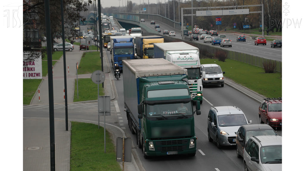 Question illustration: What's the maximum weekly driving time of a driver working in road transport?