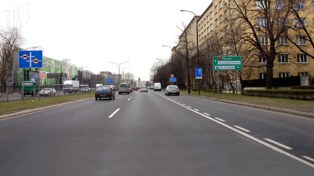 Ілюстрація до питання: Чи у цьому місці Вам дозволяється змінити Вашу смугу на смугу біля правого краю дороги?