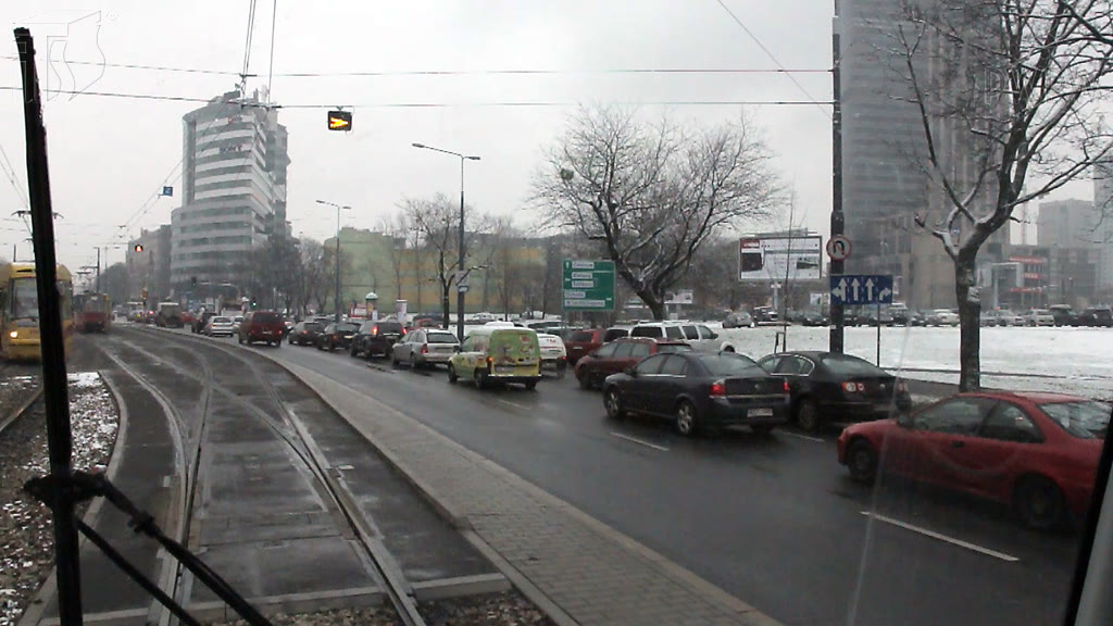 Question illustration: What should the tram driver do before driving onto the rail switch?