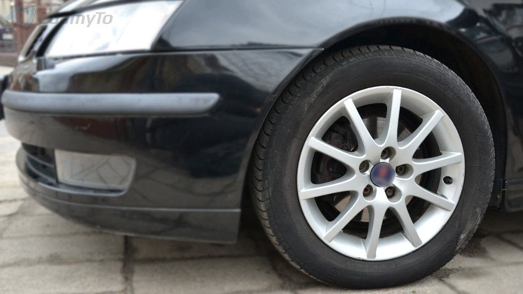 Question illustration: How does the braking distance of the vehicle change dependent on the speed increase?