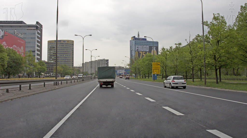 Bild zur Frage: Darf man an der so markierten Stelle das auf dem Fahrstreifen befindliche Fahrzeug links überholen?