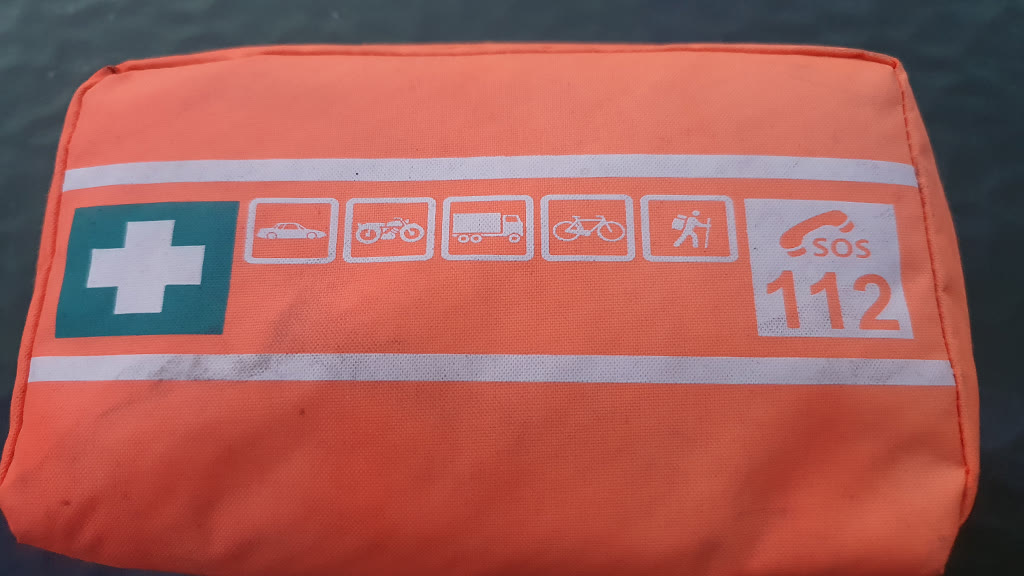 Bild zur Frage: Wenn Sie an einem Verkehrsunfall beteiligt sind, sollen Sie die erste Hilfe leisten?