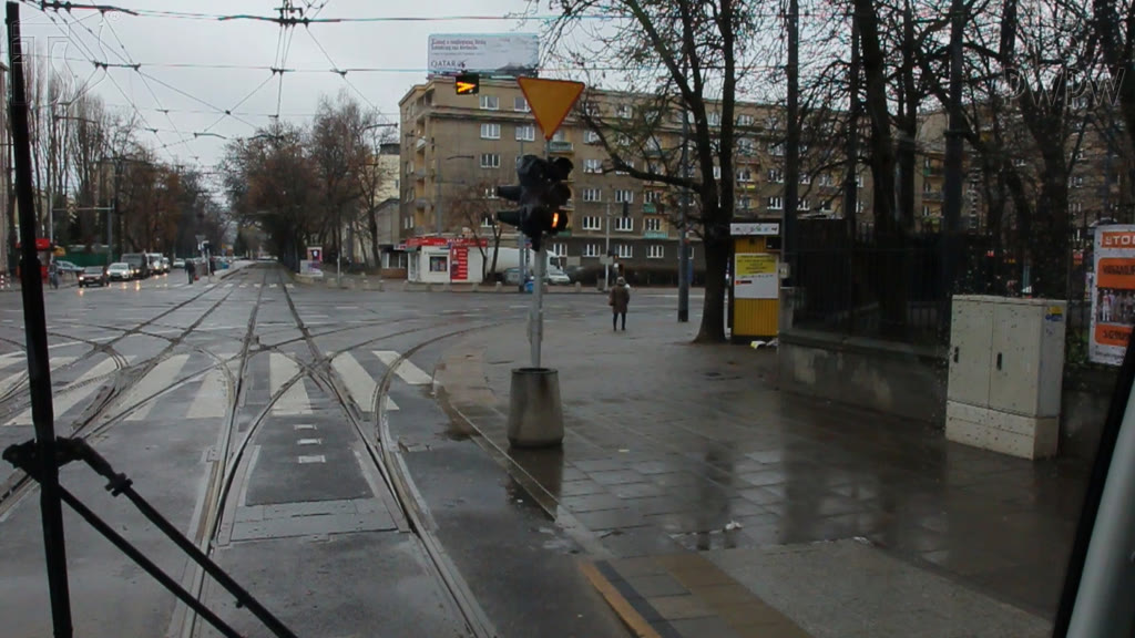 Question illustration: In this situation, are you obliged to yield priority to vehicles travelling on the transverse road?