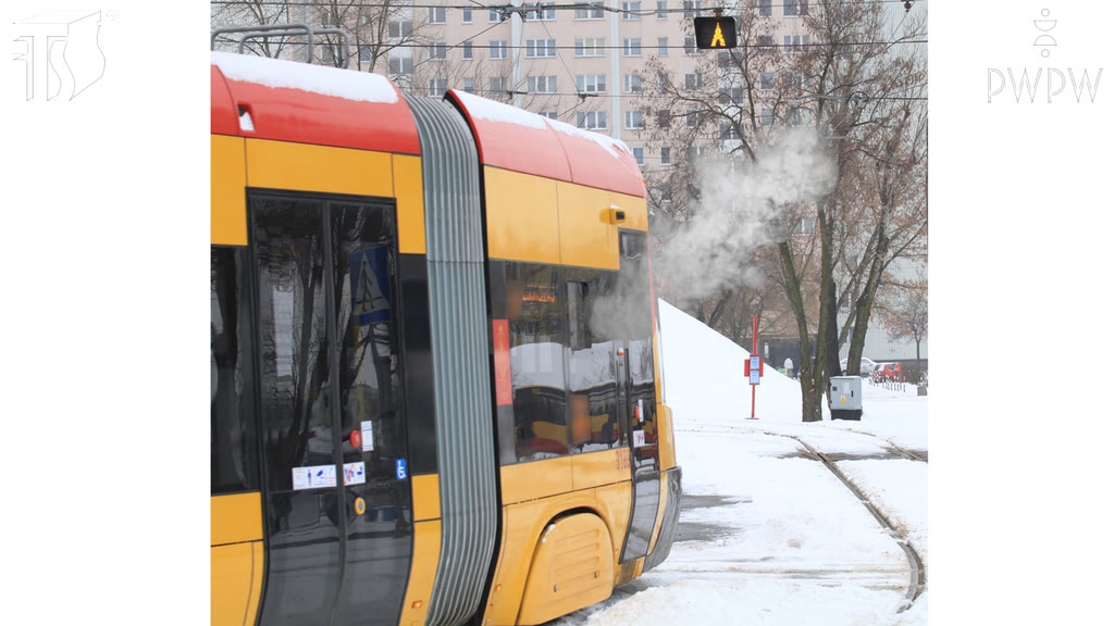 Question illustration: How should you behave in the event of a fire inside the tram while driving?