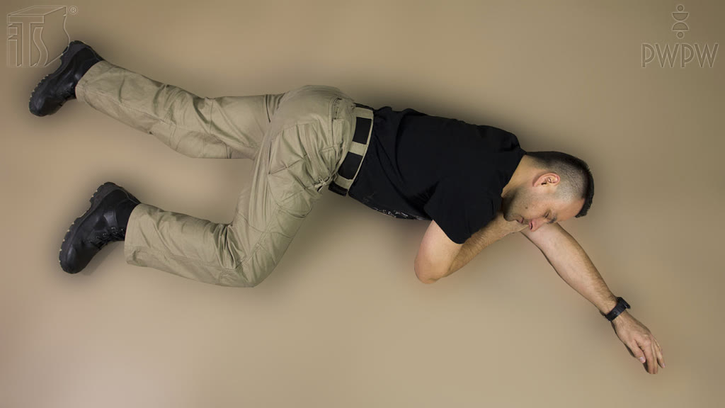 Question illustration: How often should you turn a non-traumatic victim to the other side after laying him in the recovery position?