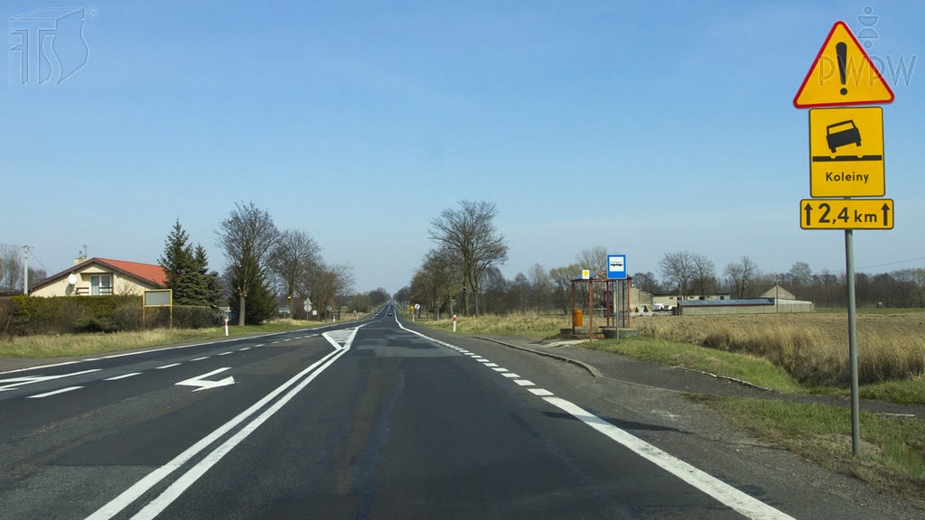 Bild zur Frage: Warnt das dargestellte Warnzeichen vor einem Straßenabschnitt, auf dem besondere Vorsicht wegen der Deformierung der Straßenoberfläche in Form von Spurrillen geboten ist?