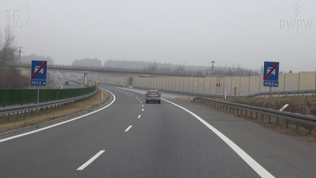 Question illustration: In this situation, are you prohibited from overtaking the preceding vehicle on its left?