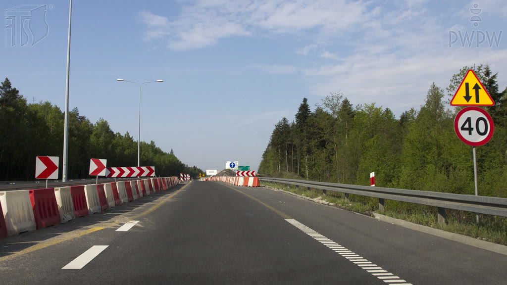 Question illustration: In the presented situation, is the distance between the warning sign and the dangerous spot up to 100 metres?