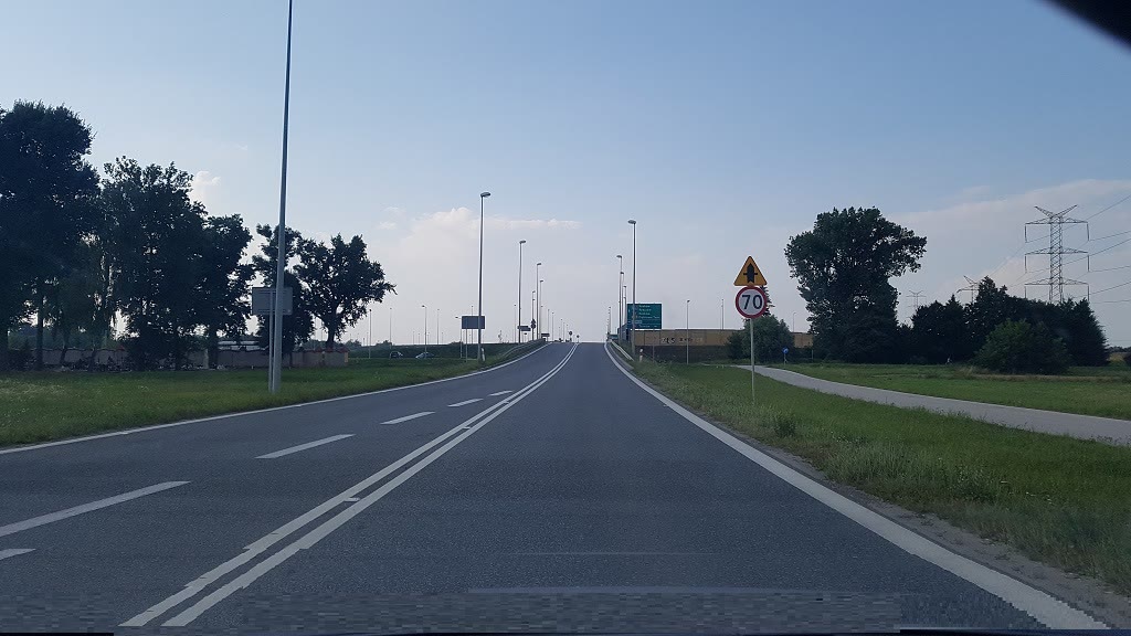 Question illustration: What is the maximum speed allowed beyond these signs when you are carrying a six-year-old child in the sidecar of a motorbike?