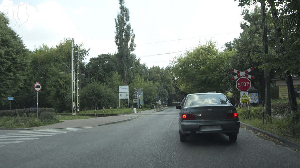 Question illustration: Are you allowed to start overtaking in the presented situation?