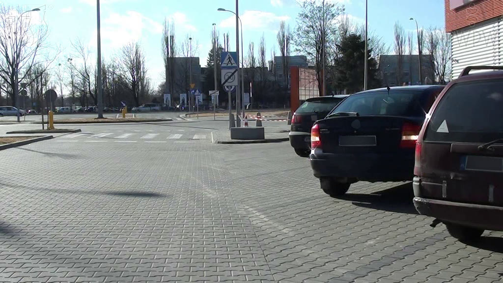 Question illustration: What should you pay special attention to while reversing the car?