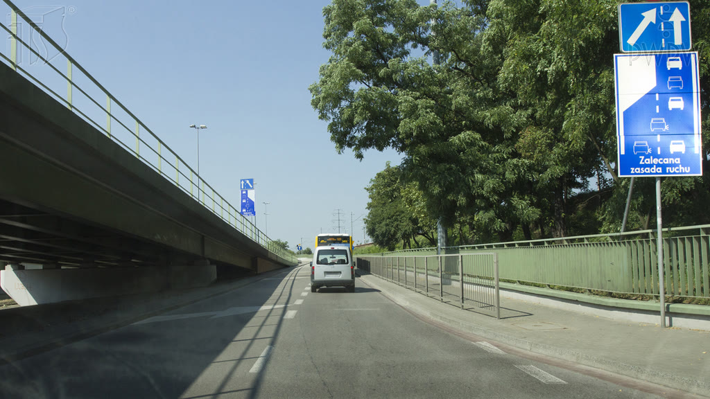 Question illustration: Should you resign from overtaking in the presented situation?