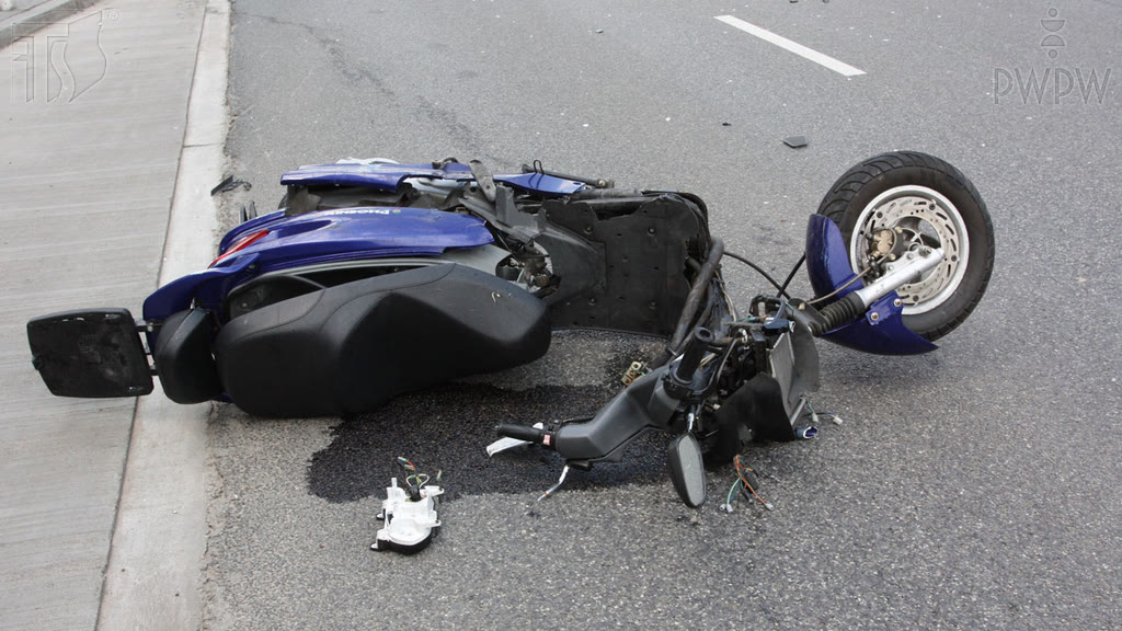 Bild zur Frage: Welche von den genannten Bekleidungen bietet den besten Schutz beim Mopedsturz?