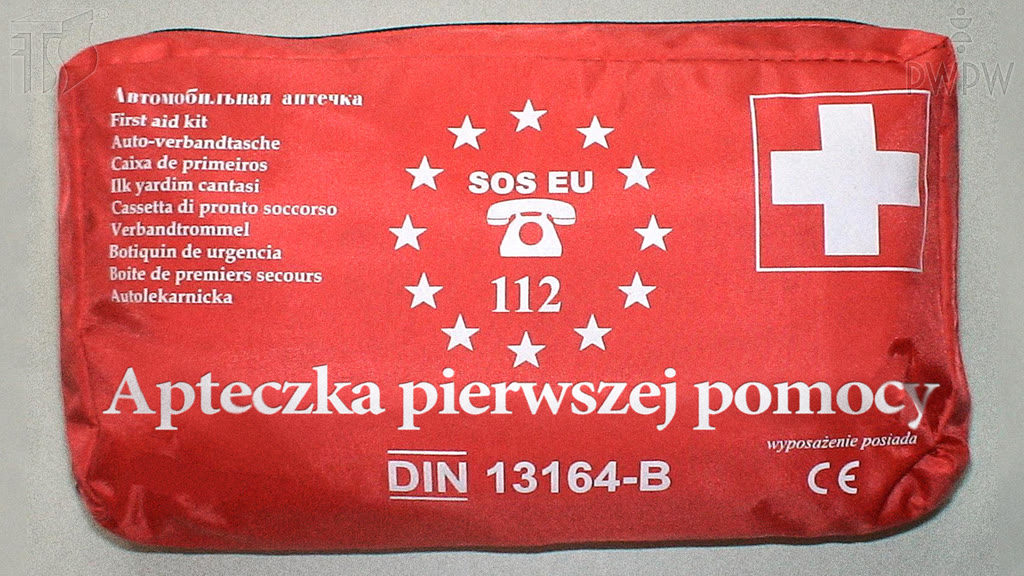 Ilustracja do pytania: Czy jako kierujący pojazdem, który uczestniczy w wypadku drogowym, masz obowiązek udzielenia niezbędnej pomocy jego ofiarom?