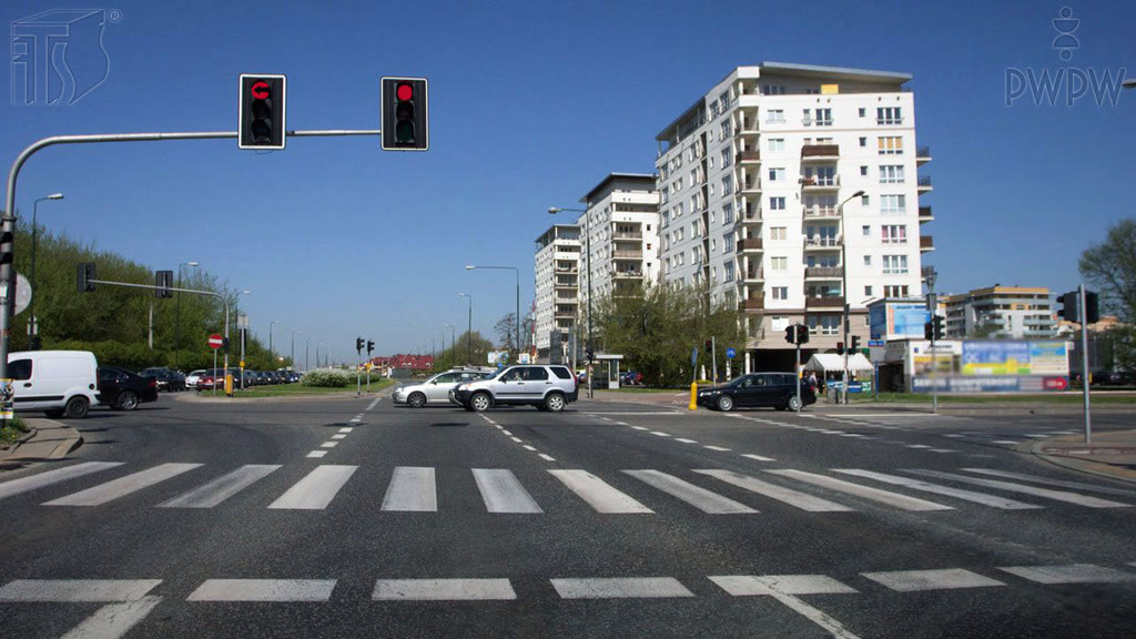 Ілюстрація до питання: Чи дозволяє Вам в цій ситуації сигнал світлофора проїхати на сигнал?