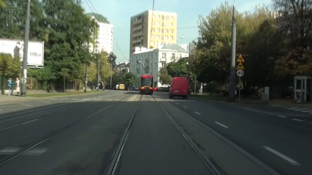 Question illustration: What distance should you maintain from the preceding tram?