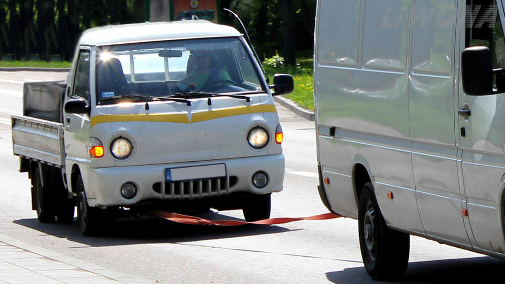 Bild zur Frage: Hat das abgeschleppte Fahrzeug Einfluss auf die Sichtweite des Fahrers?