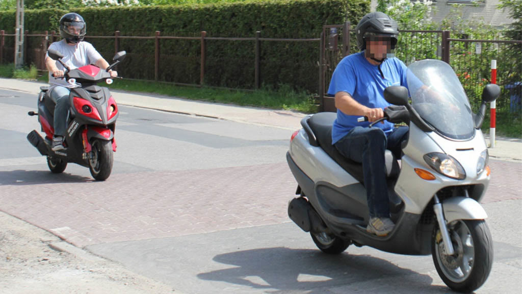 Bild zur Frage: Darf man mit dem Führerschein Klasse B, den man seit mindestens 3 Jahren besitzt, ein Motorrad mit dem Hubraum bis 125 m3 fahren?