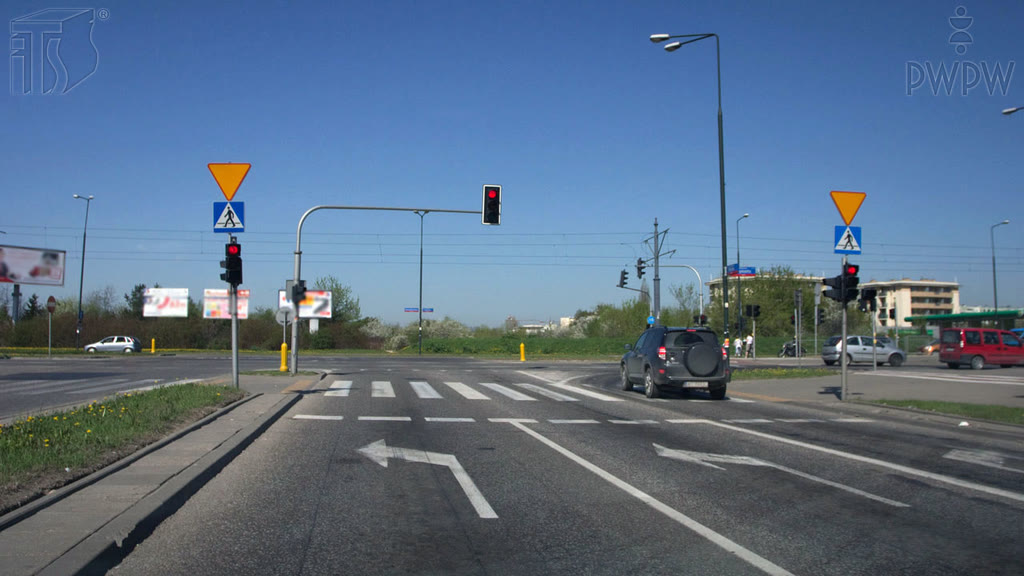 Bild zur Frage: Verbietet das ausgestrahlte Lichtsignal in der dargestellten Situation  hinter den Lichtsignalgeber einzufahren?