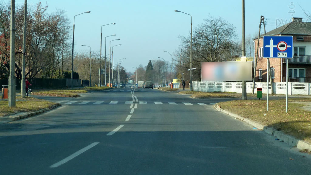 Question illustration: When riding a moped vehicle, can you turn right once you go past this sign?