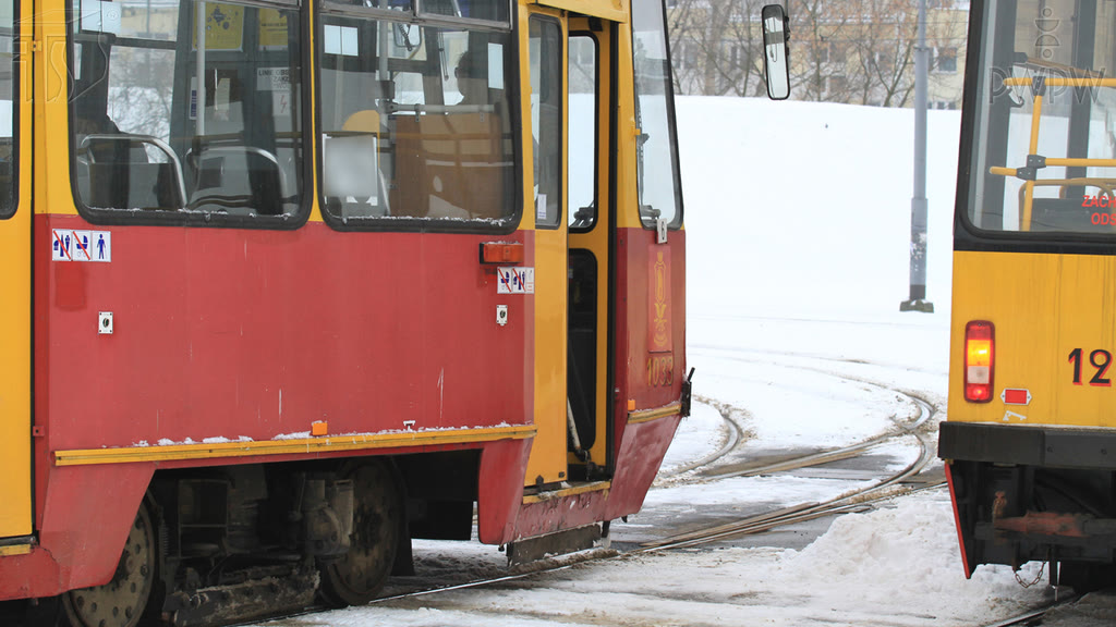 Question illustration: What should you remember before you go about pushing tram carriages damaged due to a collision?