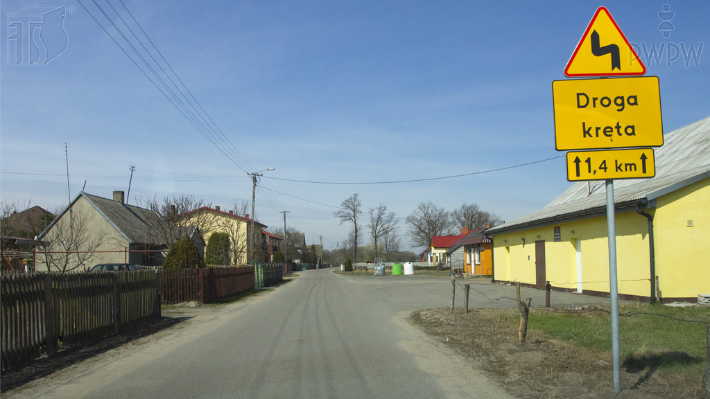 Ілюстрація до питання: Чи в представленій ситуації дозволено Вам їхати з увімкненими передніми протитуманними фарами?
