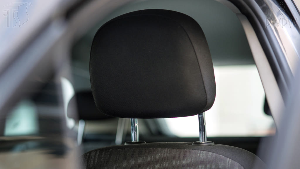 Bild zur Frage: Welche Rolle soll die Kopfstütze beim Verkehrsunfall erfüllen?