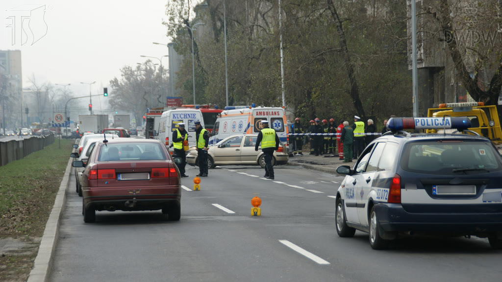Question illustration: If you're involved in a car accident in which there are fatalities, are you obliged to remain on the scene of the accident after the ambulance service had been called?