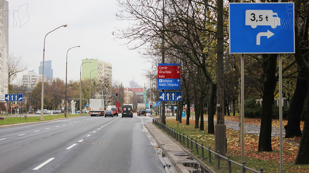 Bild zur Frage: Weist dieses Verkehrszeichen darauf hin, dass Sie mit einem Pkw an der nächsten Kreuzung nach rechts abbiegen müssen?