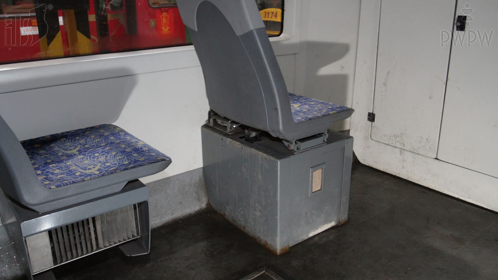 Question illustration: In what situation is it recommended to use sandboxes fitted on a tram?