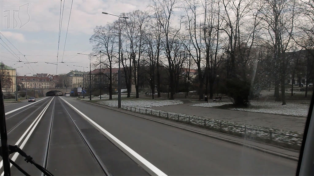 Question illustration: Does this solid line visible on the right permit other vehicles to enter the track?