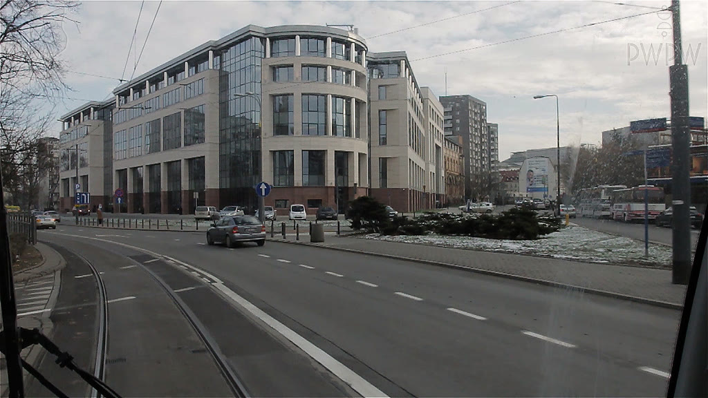 Question illustration: Does this horizontal marking indicate that the tram driver should expect vehicles that may enter the dedicated track on the right?