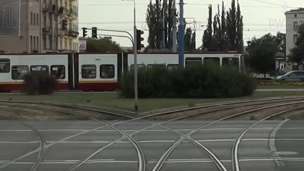 Question illustration: What should be taken into consideration when passing through the tram frog?
