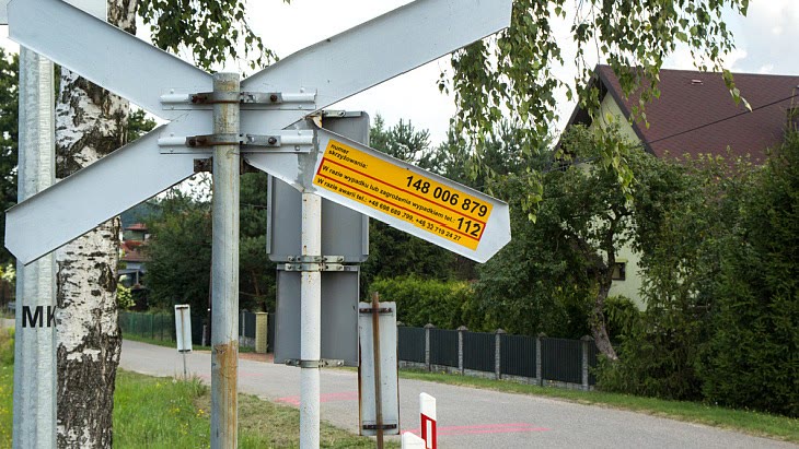 Bild zur Frage: Wird durch die Angabe der Bahnübergangsnummer an den 112-Mitarbeiter der genaue Standort des Bahnübergangs angezeigt, an dem das Fahrzeug eine Panne hatte?